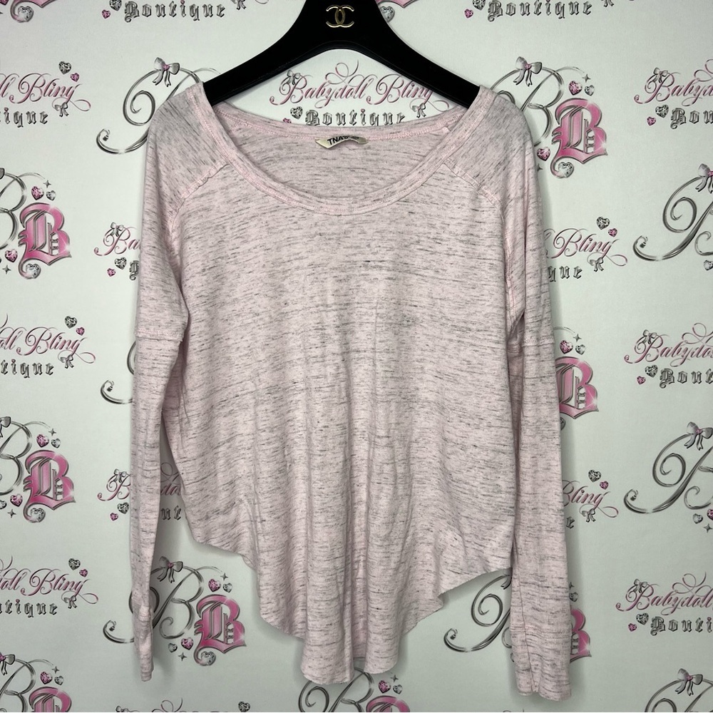 tna Aritzia pink long sleeve heathered pink grey high low sides comfy stretchy